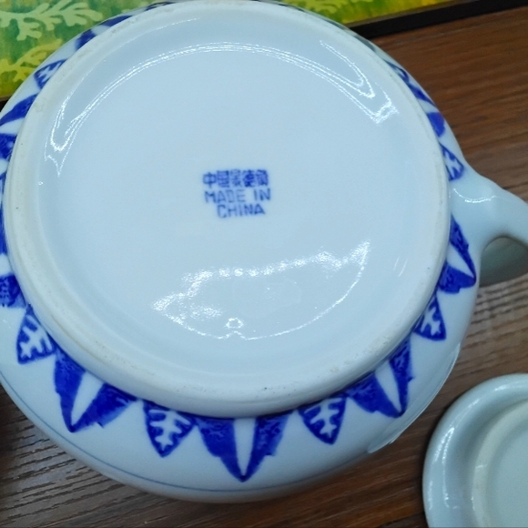 VINTAGE CHINESE RICE PATTERN PORCELAIN TEAPOT & 3 CUPS BLUE & WHITE CHINA - Picture 10 of 16